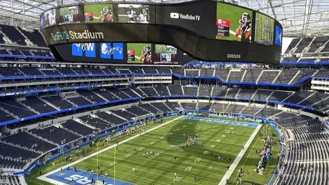 荷兰队主教练德波尔遭官方解雇