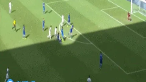 姆巴佩重返巴黎赛场，身着战袍闪耀，球迷热情欢呼迎接！